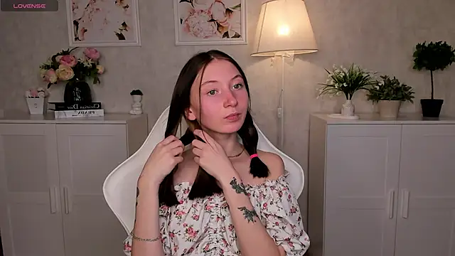 Snapshot of try_love_ chatting on 10, 10, 2025 try love online show from 10, 10, 2025