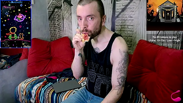 Snapshot of Markus_Rivas chatting on 21, 10, 2025 Markus Rivas online show from 21, 10, 2025