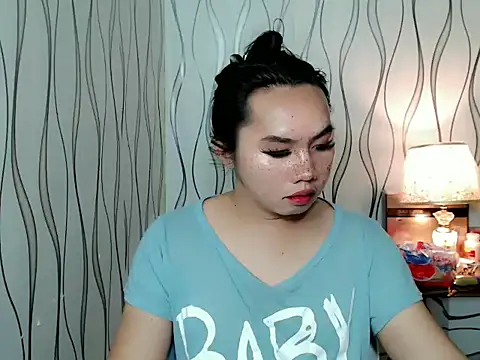 Snapshot of im_ursweetheart chatting on 19, 10, 2025 im ursweetheart online show from 19, 10, 2025