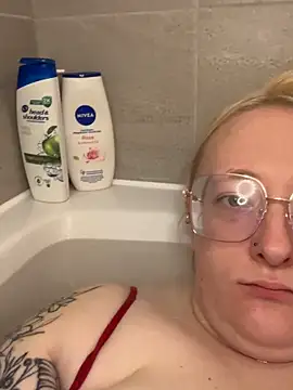 Snapshot of SashaMaexox chatting on 6, 11, 2025 SashaMaexox online show from 6, 11, 2025