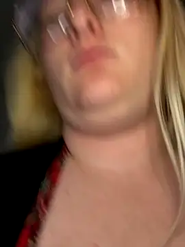 Snapshot of SashaMaexox chatting on 11, 11, 2025 SashaMaexox online show from 11, 11, 2025