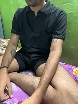 Snapshot of foxythebold chatting on 13, 10, 2025 foxythebold online show from 13, 10, 2025