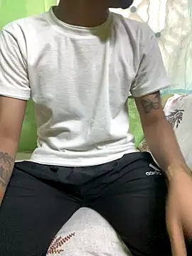 Snapshot of foxythebold chatting on 23, 11, 2025 foxythebold online show from 23, 11, 2025