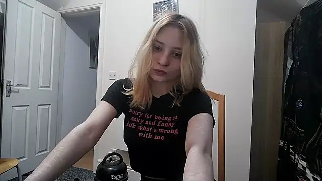 cinnamon-xx online show from 28, 5, 2026