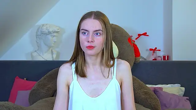 LiliLombroso online show from 21, 11, 2025