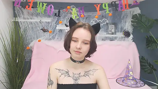 Snapshot of PeachyDream_ chatting on 20, 10, 2025 PeachyDream online show from 20, 10, 2025