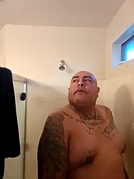 Snapshot of B1GLO chatting on 11, 11, 2025 B1GLO online show from 11, 11, 2025