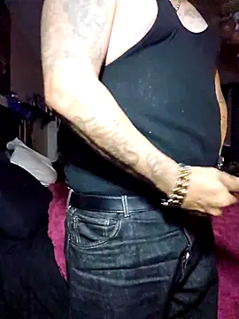 Snapshot of B1GLO chatting on 15, 12, 2025 B1GLO online show from 15, 12, 2025