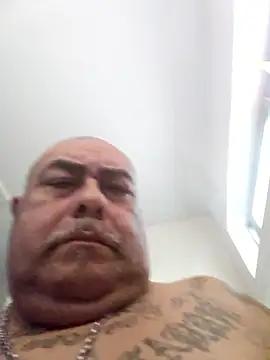 Snapshot of B1GLO chatting on 18, 1, 2026 B1GLO online show from 18, 1, 2026