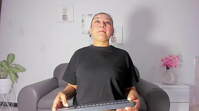 susan hotmilf online show from 18, 10, 2025