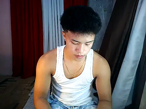 Snapshot of ur_naughtyboy_patrick chatting on 24, 10, 2025 ur naughtyboy patrick online show from 24, 10, 2025