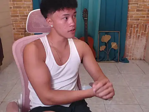 Snapshot of ur_naughtyboy_patrick chatting on 31, 10, 2025 ur naughtyboy patrick online show from 31, 10, 2025