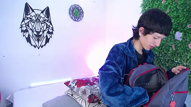 Emo Boy  online show from 2, 12, 2025