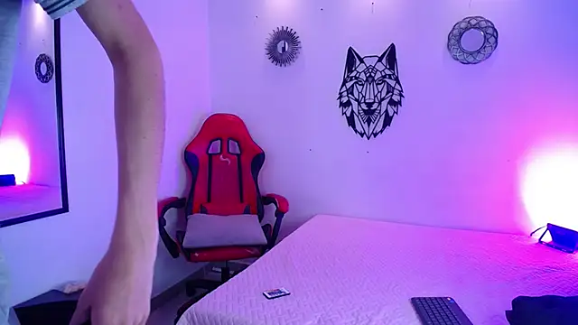 Emo Boy  online show from 7, 1, 2026