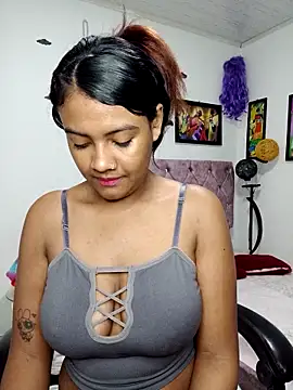 Snapshot of vannesitha25 chatting on 3, 12, 2025 vannesitha25 online show from 3, 12, 2025