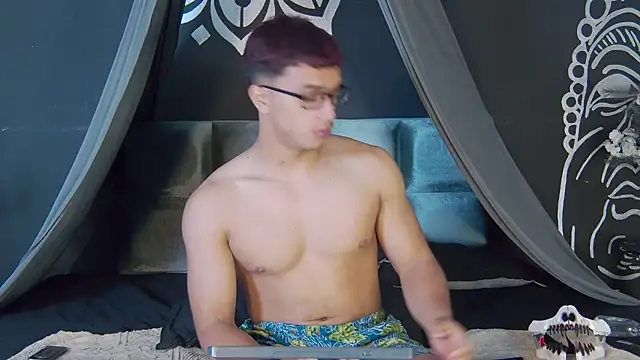 Snapshot of Stefano_Calle chatting on 17, 10, 2025 Stefano Calle online show from 17, 10, 2025