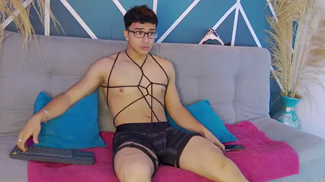 Snapshot of Stefano_Calle chatting on 31, 10, 2025 Stefano Calle online show from 31, 10, 2025