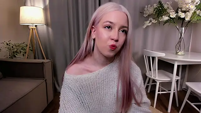 Snapshot of TinaStevenson chatting on 22, 10, 2025 TinaStevenson online show from 22, 10, 2025