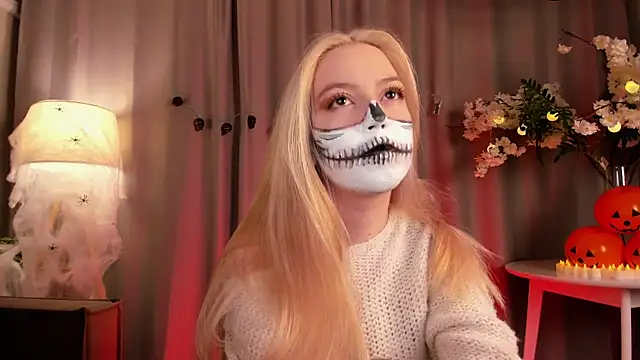 Snapshot of TinaStevenson chatting on 30, 10, 2025 TinaStevenson online show from 30, 10, 2025