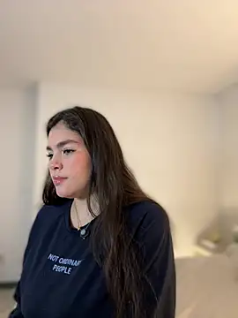 Snapshot of Isabella_LaRue chatting on 20, 5, 2026 Isabella LaRue online show from 20, 5, 2026
