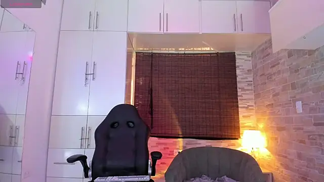 CherryCurl  online show from 8, 11, 2025