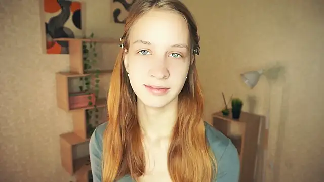 Snapshot of IveyColley chatting on 26, 10, 2025 IveyColley online show from 26, 10, 2025