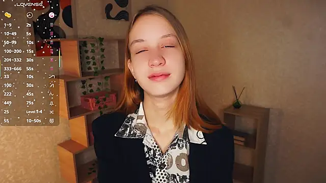 Snapshot of IveyColley chatting on 26, 11, 2025 IveyColley online show from 26, 11, 2025