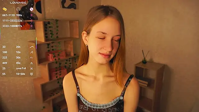 Snapshot of IveyColley chatting on 1, 12, 2025 IveyColley online show from 1, 12, 2025