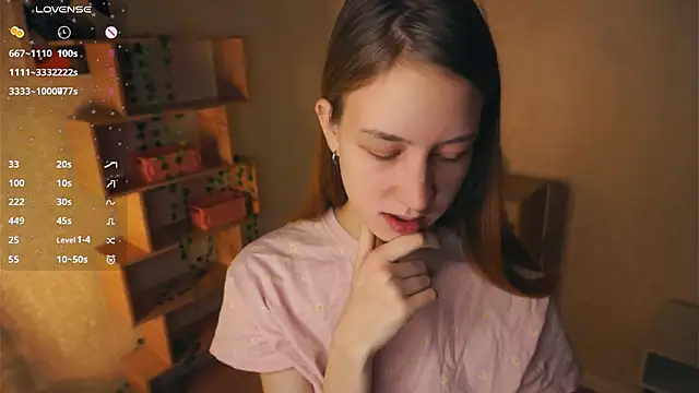 Snapshot of IveyColley chatting on 5, 12, 2025 IveyColley online show from 5, 12, 2025