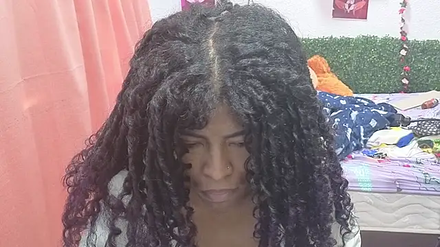 Snapshot of thianahorny chatting on 10, 7, 2026 thianahorny online show from 10, 7, 2026