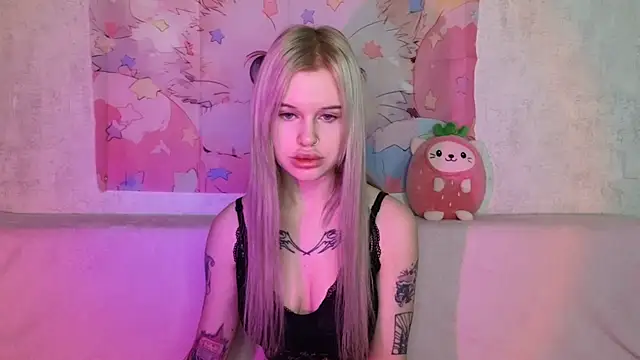 Snapshot of HoneyGold_ chatting on 3, 12, 2025 HoneyGold online show from 3, 12, 2025