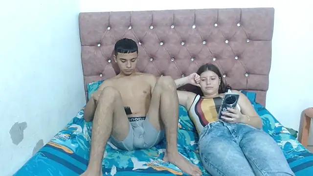 Snapshot of rober_luciana chatting on 31, 10, 2025 rober luciana online show from 31, 10, 2025