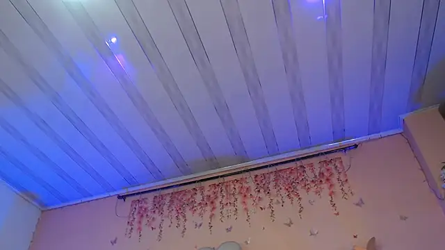 Snapshot of SweetRenata_ chatting on 25, 11, 2025 SweetRenata online show from 25, 11, 2025