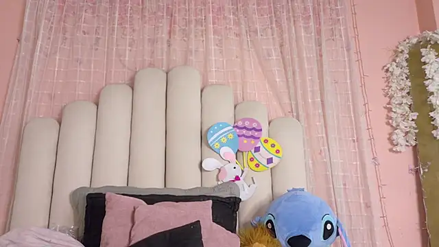 SweetRenata  online show from 17, 4, 2026