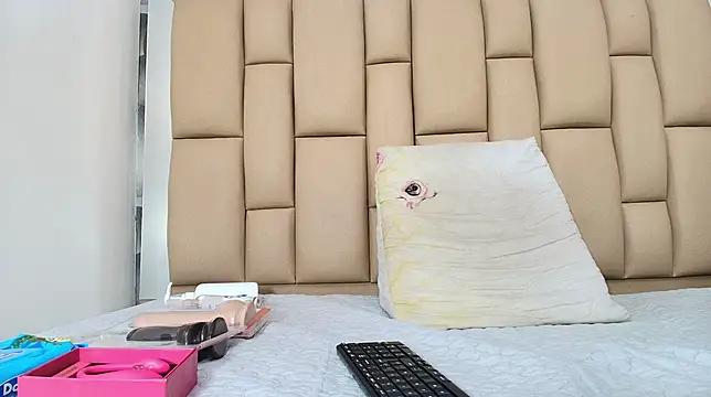 Snapshot of hannah_teehn chatting on 27, 11, 2025 hannah teehn online show from 27, 11, 2025