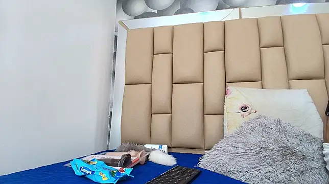 Snapshot of hannah_teehn chatting on 28, 11, 2025 hannah teehn online show from 28, 11, 2025