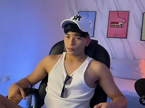 Snapshot of David_Nova chatting on 16, 11, 2025 David Nova online show from 16, 11, 2025