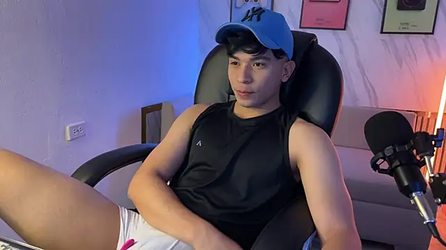 Snapshot of David_Nova chatting on 23, 11, 2025 David Nova online show from 23, 11, 2025