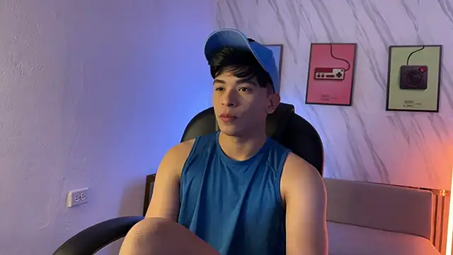 Snapshot of David_Nova chatting on 4, 12, 2025 David Nova online show from 4, 12, 2025