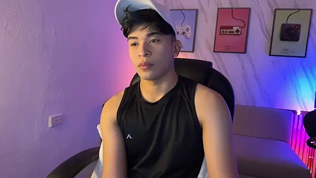 Snapshot of David_Nova chatting on 21, 12, 2025 David Nova online show from 21, 12, 2025