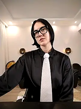 Marie Fitch online show from 13, 11, 2025