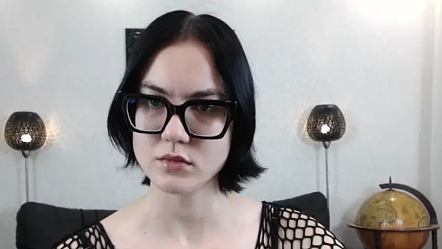 Marie Fitch online show from 26, 11, 2025