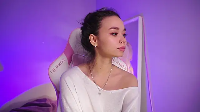 Snapshot of i_am_eva chatting on 10, 10, 2025 i am eva online show from 10, 10, 2025