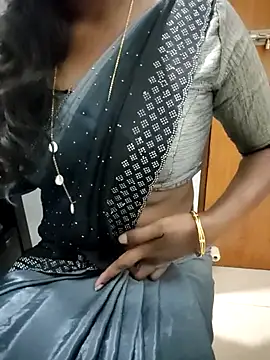 Snapshot of Tamilmallu-duskygirl03 chatting on 13, 1, 2026 Tamilmallu-duskygirl03 online show from 13, 1, 2026