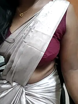 Snapshot of Tamilmallu-duskygirl03 chatting on 2, 3, 2026 Tamilmallu-duskygirl03 online show from 2, 3, 2026