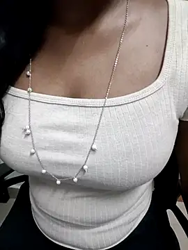 Snapshot of Tamilmallu-duskygirl03 chatting on 5, 3, 2026 Tamilmallu-duskygirl03 online show from 5, 3, 2026