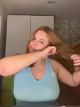 Snapshot of Passion-Blondy chatting on 9, 2, 2025 Passion-Blondy online show from 9, 2, 2025