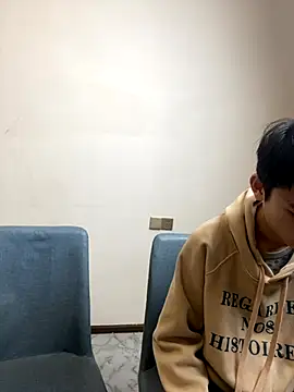 Snapshot of KK-cuteboy chatting on 6, 11, 2025 KK-cuteboy online show from 6, 11, 2025