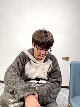 Snapshot of KK-cuteboy chatting on 9, 11, 2025 KK-cuteboy online show from 9, 11, 2025