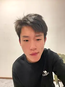 Snapshot of KK-cuteboy chatting on 10, 11, 2025 KK-cuteboy online show from 10, 11, 2025